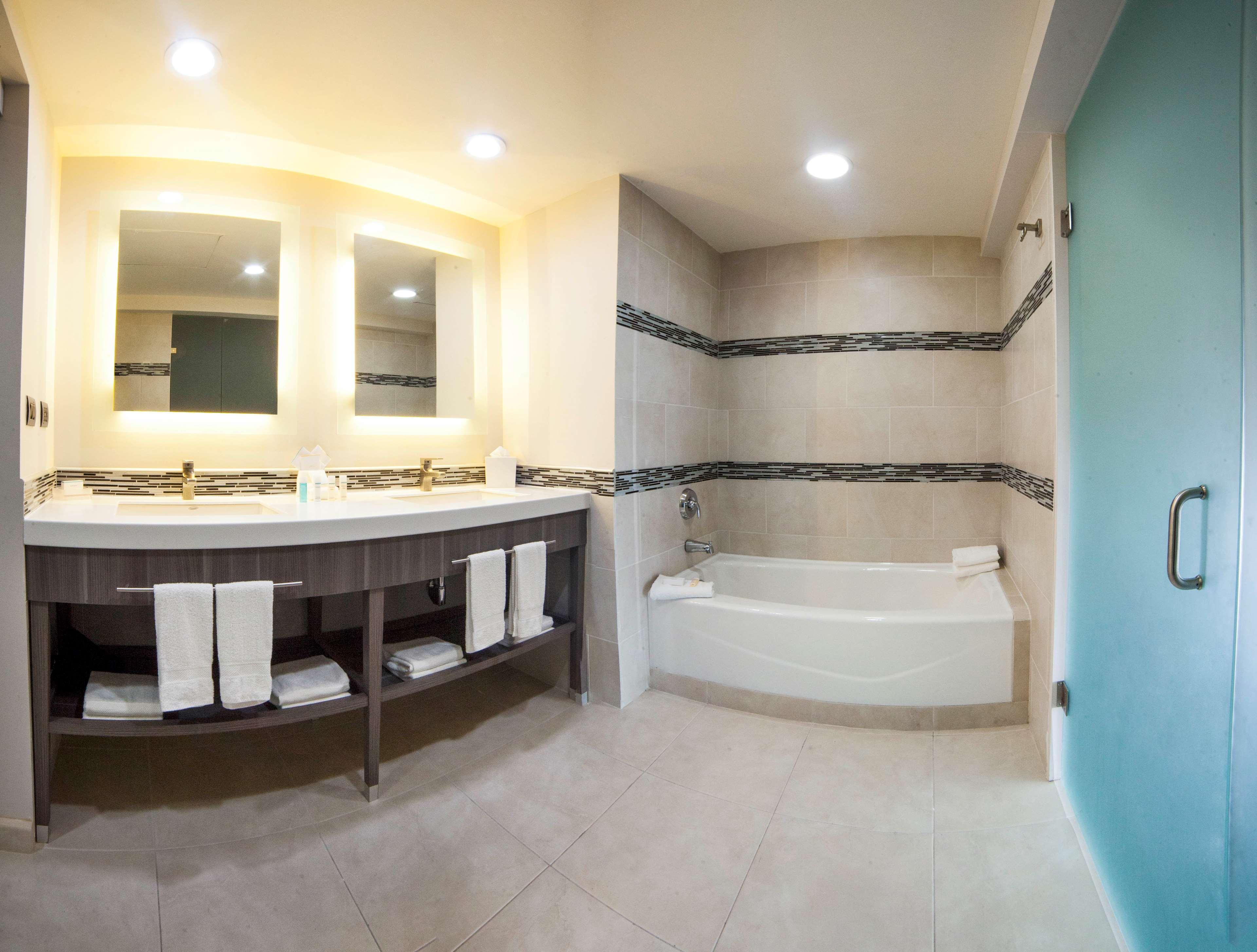 Hampton Inn & Suites By Hilton Aguascalientes Aeropuerto Exterior photo